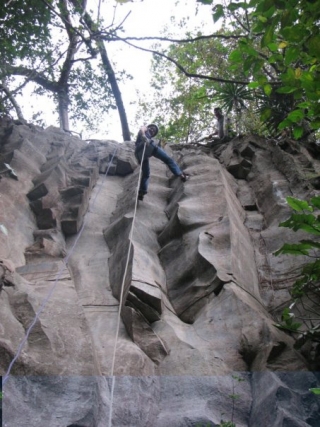  Rappelling in Jalco